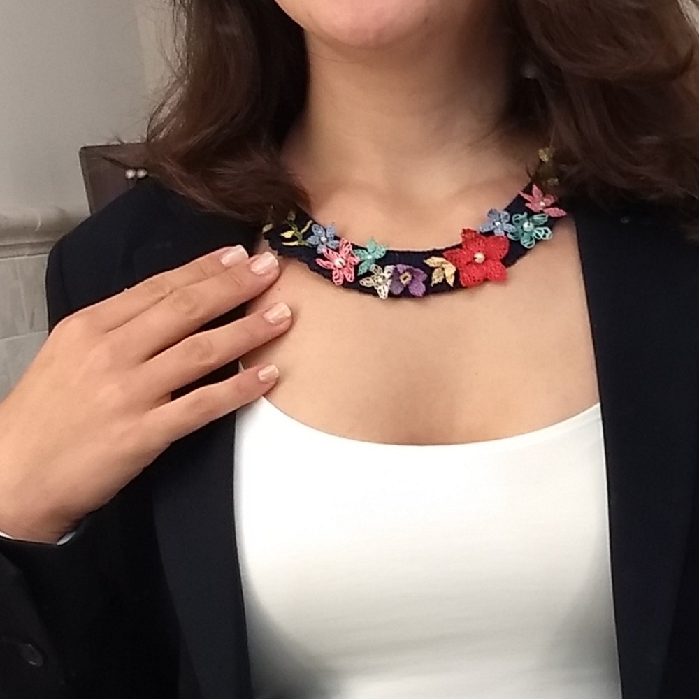 Handmade Point Lace Flower Necklace